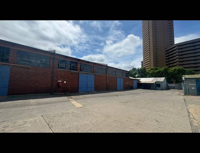 2,002M² WAREHOUSE TO LET IN PRETORIA WEST